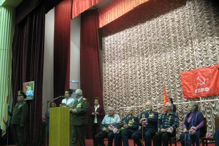 С Днем Советской Армии и Военно-морского флота! Калужский горком КПРФ организовал праздничный концерт
