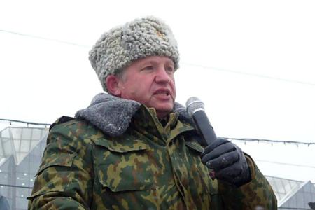 Пурга во Владивостоке не испугала коммунистов: шествие и митинг состоялись. "Путин - России враг!", "Зюганова в президенты"