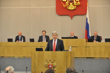 Депутаты-коммунисты в зале пленарных заседаний Госдумы. Фоторепортаж Николая Малышева
