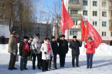 В  Калуге состоялся автопробег под лозунгом «4 марта выбираем Зюганова!»