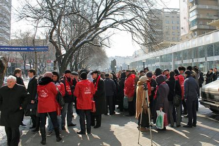 В центре Краснодара после акции "Красные в городе" состоялась встреча депутатов Госдумы от КПРФ с жителями города