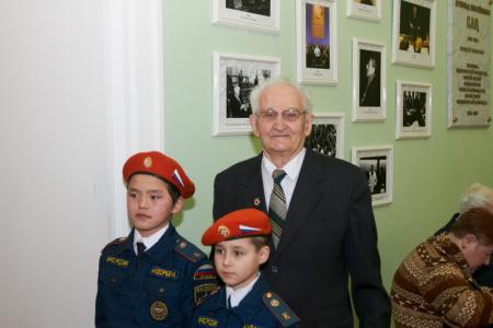 Новосибирск. Анатолий Локоть поздравил областной Совет ветеранов с 40-летием