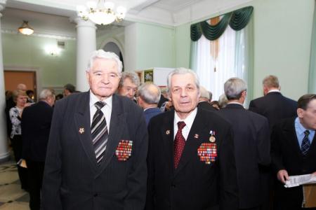 Новосибирск. Анатолий Локоть поздравил областной Совет ветеранов с 40-летием