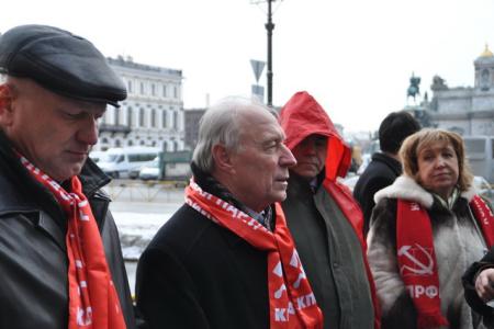 Санкт-Петербург: Коммунисты вышли к горизбиркому