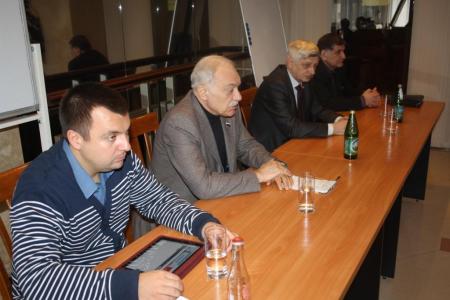 С.В. Муравленко на встрече с партактивом и общественностью Белгородской области: «Почему власть спешно разукрашивает общество в политическое разноцветье?» 
