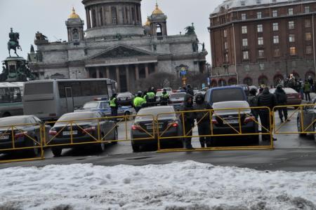 Санкт-Петербург: Коммунисты вышли к горизбиркому