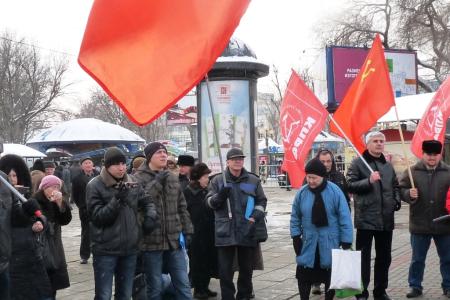 В Саратове прошел митинг против нечестных выборов