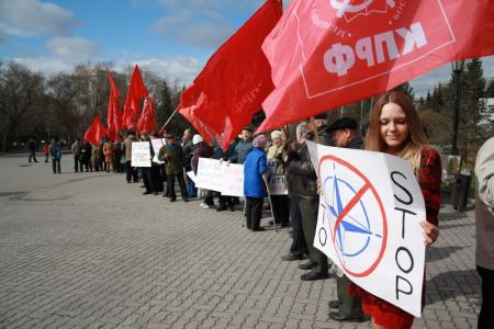 Видео. Новосибирцы протестуют против размещения базы НАТО в Ульяновске