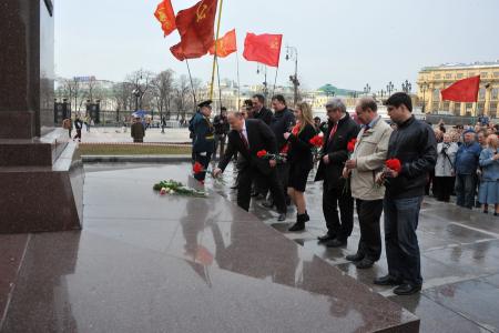 Возложение цветов к Мавзолею  посвященное 142-й годовщине со дня рождения В.И. Ленина (Фоторепортаж)