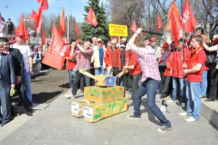 НАТО не пройдет! Репортаж о митинге КПРФ в городе Ульяновске