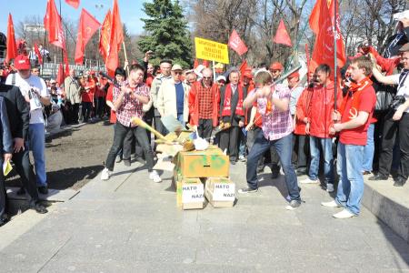 НАТО не пройдет! Репортаж о митинге КПРФ в городе Ульяновске