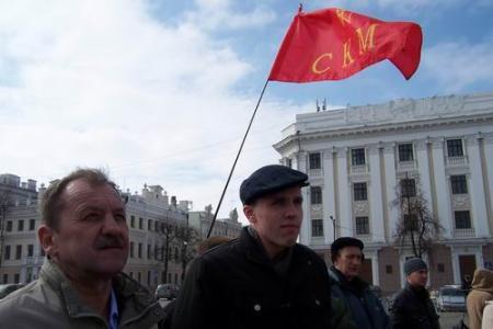Татарстан, Казань: «За достойную жизнь!», «Россия требует перемен!», «Россия, НАТО – не друзья, не пара!», «С Америкой соревноваться на стадионе, а не на полигоне!»