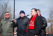 Даёшь народное правительство! Митинг КПРФ в Пскове