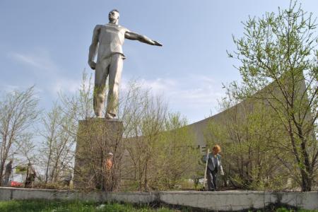 Волгоградские коммунисты приняли участие в ленинских субботниках