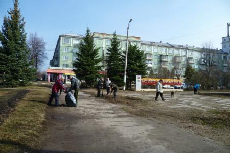 В Тульской области день рождения В.И. Ленина встретили субботниками, возложениями цветов и пленумом обкома КПРФ