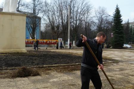 В Тульской области день рождения В.И. Ленина встретили субботниками, возложениями цветов и пленумом обкома КПРФ