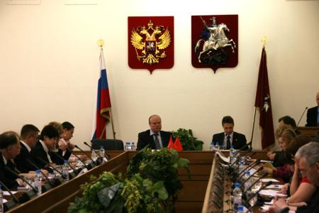 Когда закончатся эксперименты над детьми? Круглый стол фракции КПРФ в Мосгордуме