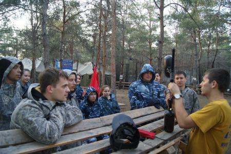 Город Герой Сталинград. Комсомольцы учатся стрелять