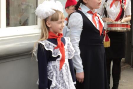 Красный галстук на груди! А в груди огонь бушует! Барнаульским школьникам рассказали о СССР и пионерии
