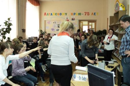 Красный галстук на груди! А в груди огонь бушует! Барнаульским школьникам рассказали о СССР и пионерии