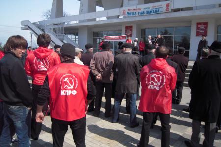 Митинг в Махачкале в рамках Всероссийской акции протеста "Россия требует перемен! Даешь народное Правительство!"(фоторепортаж)