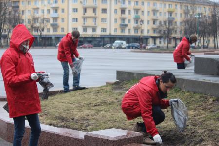 Комсомольский субботник в Новгороде