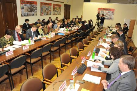 На расширенном заседании Совета фракции КПРФ в Госдуме рассмотрен вопрос об организации летней оздоровительной кампании