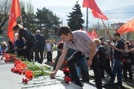 Ростовчане отметили годовщину со дня рождения Ленина митингами