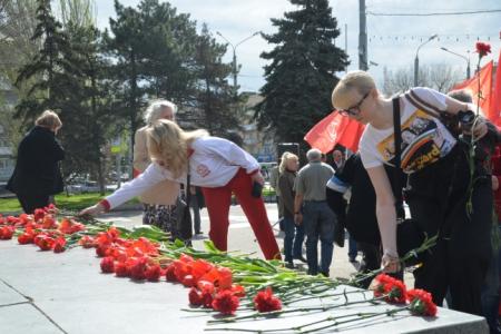 Ростовчане отметили годовщину со дня рождения Ленина митингами