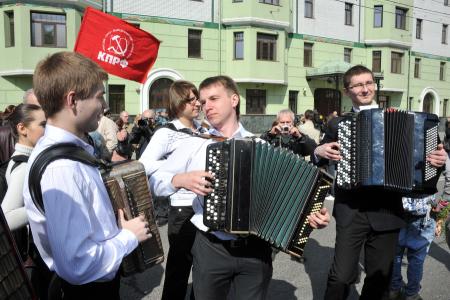 Первомайская демонстрация КПРФ в Москве (фоторепортаж)