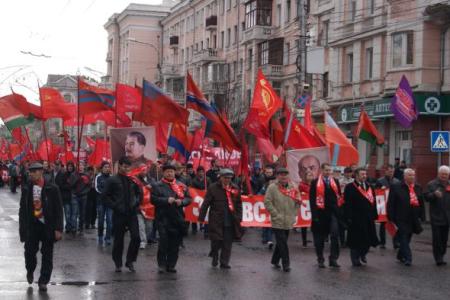 В Красноярске 1 мая коммунисты боролись за право на достойную жизнь