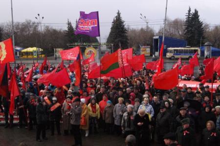 В Красноярске 1 мая коммунисты боролись за право на достойную жизнь