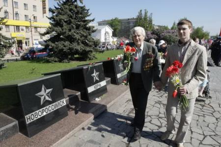 Тульские коммунисты провели шествие с портретами И.В.Сталина