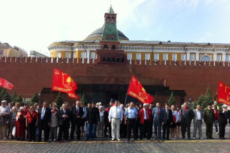 «К борьбе за дело трудового народа – всегда готовы!» Г.А. Зюганов провел торжественный прием в пионеры на Красной площади