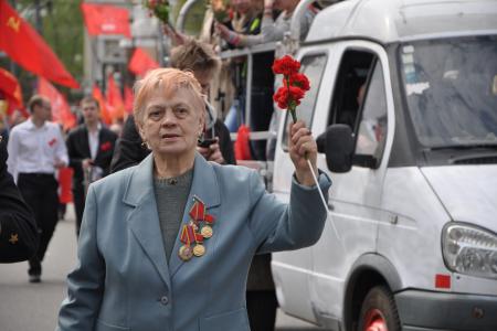 Первомайская демонстрация КПРФ в Москве (фоторепортаж)