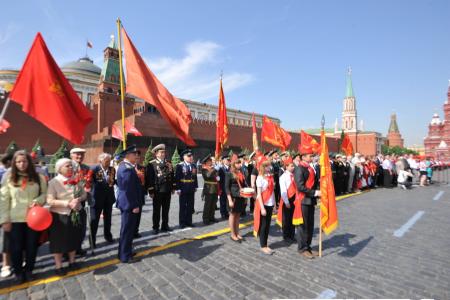 «К борьбе за дело трудового народа – всегда готовы!» Г.А. Зюганов провел торжественный прием в пионеры на Красной площади