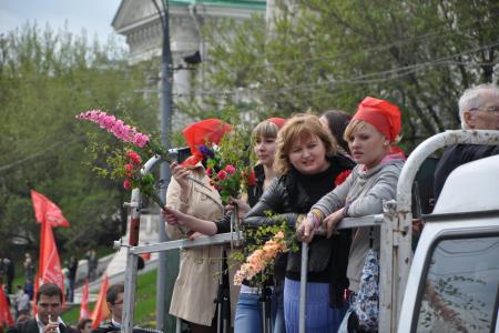 Первомайская демонстрация КПРФ в Москве (фоторепортаж)