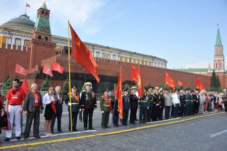 «К борьбе за дело трудового народа – всегда готовы!» Г.А. Зюганов провел торжественный прием в пионеры на Красной площади