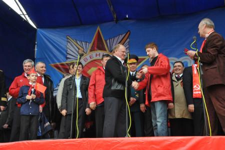 Г.А. Зюганов: «День Победы – это праздник праздников». В акции коммунистов в Москве приняли участие десятки   тысяч человек