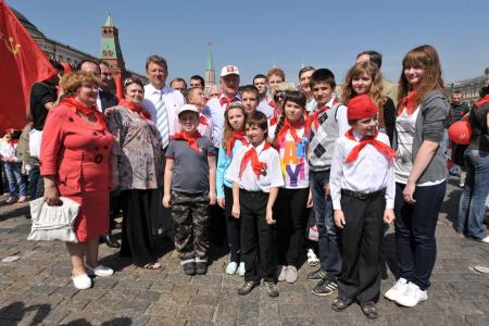«К борьбе за дело трудового народа – всегда готовы!» Г.А. Зюганов провел торжественный прием в пионеры на Красной площади