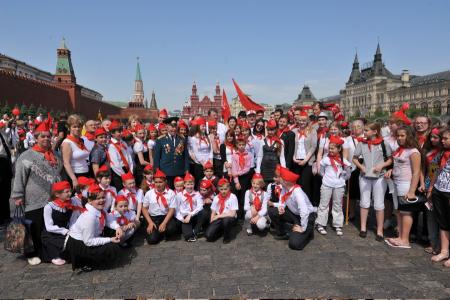 «К борьбе за дело трудового народа – всегда готовы!» Г.А. Зюганов провел торжественный прием в пионеры на Красной площади