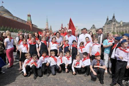 «К борьбе за дело трудового народа – всегда готовы!» Г.А. Зюганов провел торжественный прием в пионеры на Красной площади