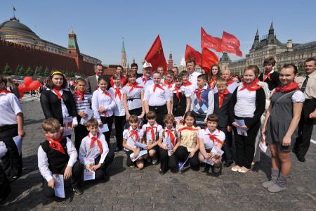 «К борьбе за дело трудового народа – всегда готовы!» Г.А. Зюганов провел торжественный прием в пионеры на Красной площади