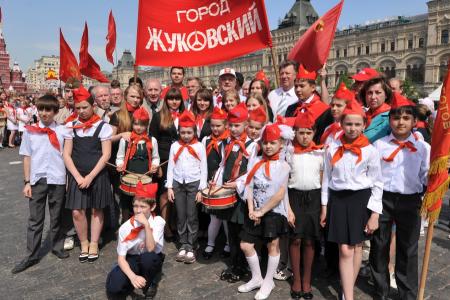 «К борьбе за дело трудового народа – всегда готовы!» Г.А. Зюганов провел торжественный прием в пионеры на Красной площади