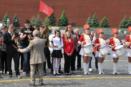 «К борьбе за дело трудового народа – всегда готовы!» Г.А. Зюганов провел торжественный прием в пионеры на Красной площади