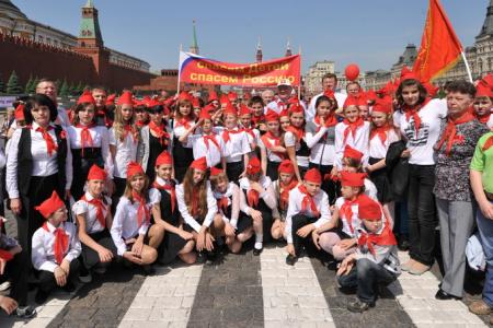 «К борьбе за дело трудового народа – всегда готовы!» Г.А. Зюганов провел торжественный прием в пионеры на Красной площади