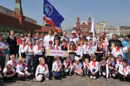 «К борьбе за дело трудового народа – всегда готовы!» Г.А. Зюганов провел торжественный прием в пионеры на Красной площади