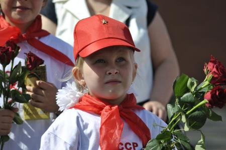 «К борьбе за дело трудового народа – всегда готовы!» Г.А. Зюганов провел торжественный прием в пионеры на Красной площади