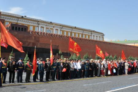 «К борьбе за дело трудового народа – всегда готовы!» Г.А. Зюганов провел торжественный прием в пионеры на Красной площади