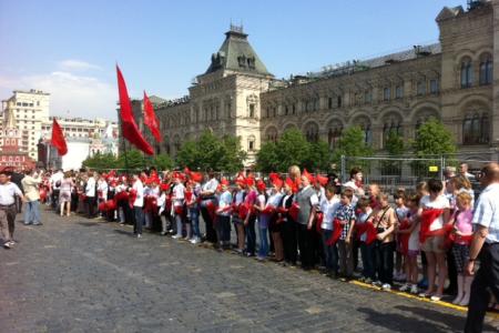 «К борьбе за дело трудового народа – всегда готовы!» Г.А. Зюганов провел торжественный прием в пионеры на Красной площади